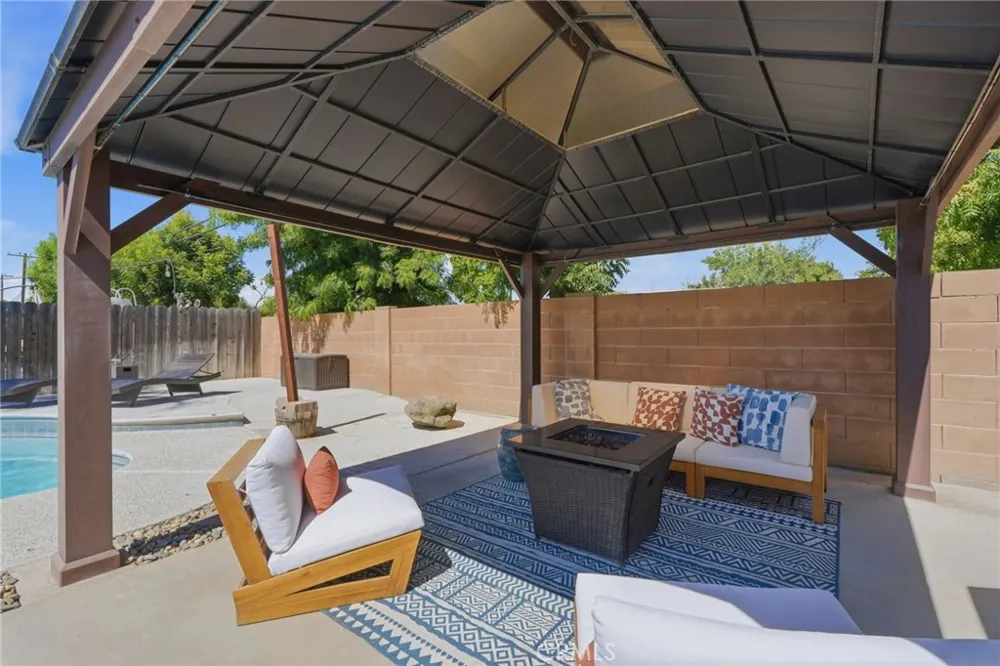 100 W Adrian Way Hanford, CA 93230