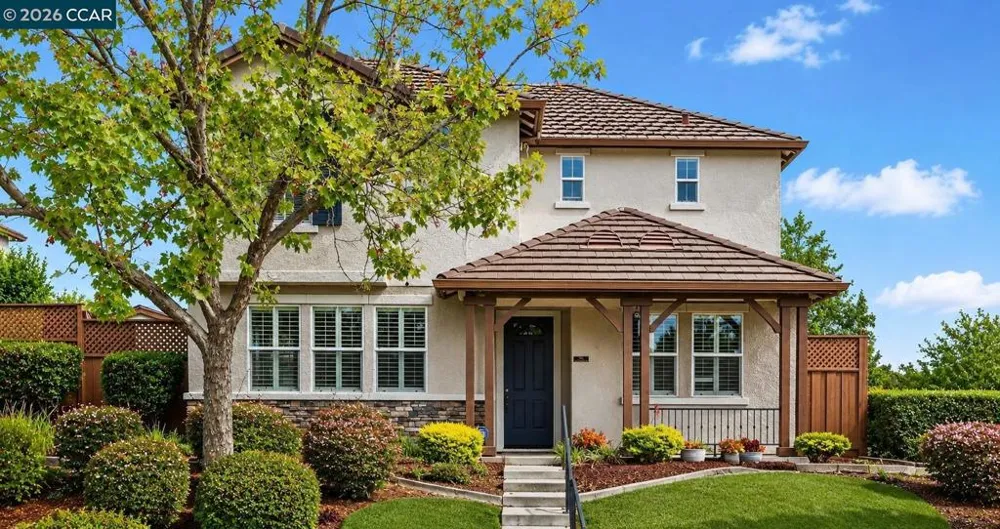 586 Dutch Elm Dr Hercules, CA 94547