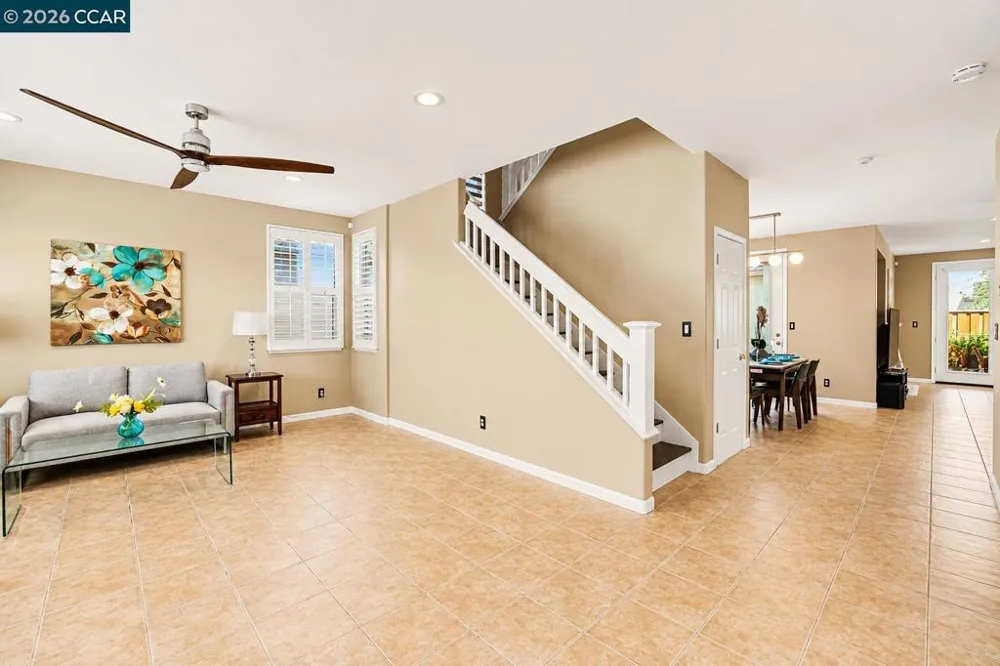 586 Dutch Elm Dr Hercules, CA 94547