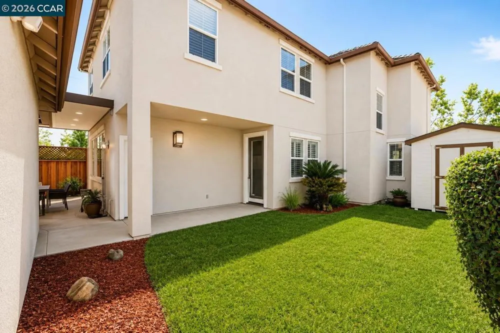 586 Dutch Elm Dr Hercules, CA 94547