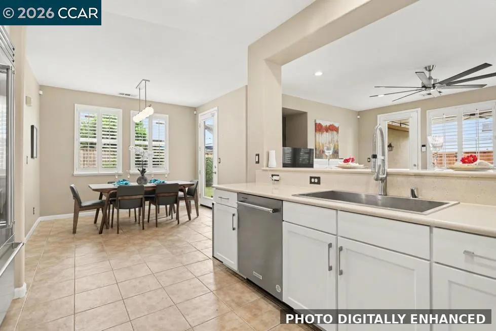 586 Dutch Elm Dr Hercules, CA 94547