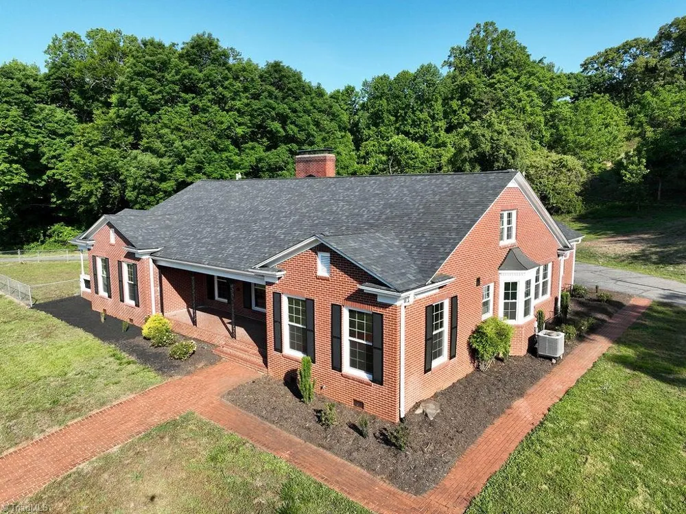 1006 F STREET North Wilkesboro, NC 28659