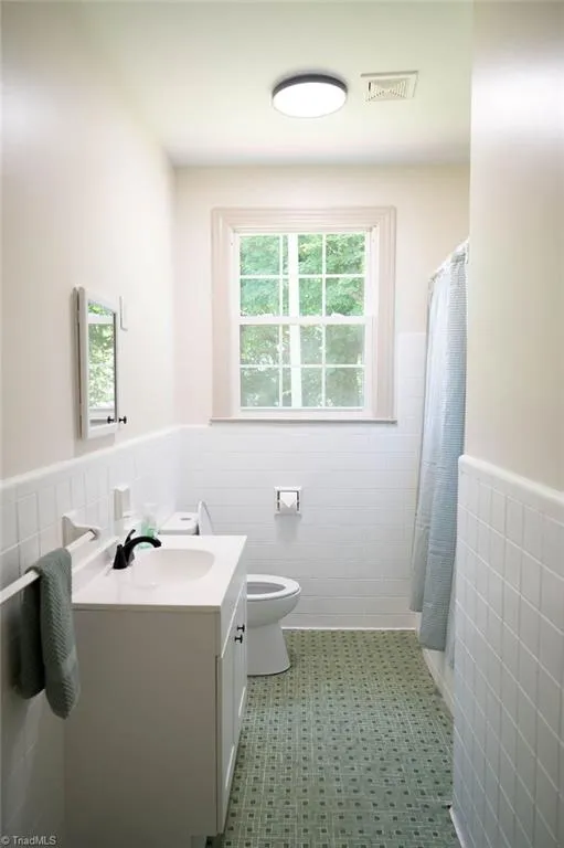 1006 F STREET North Wilkesboro, NC 28659