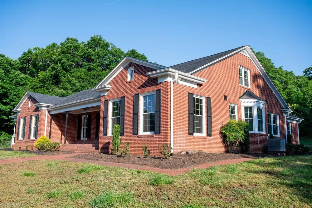 1006 F STREET North Wilkesboro, NC 28659