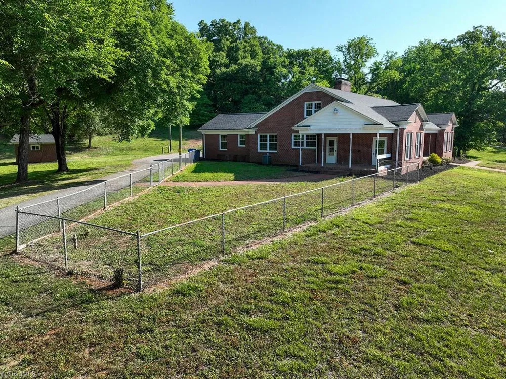 1006 F STREET North Wilkesboro, NC 28659