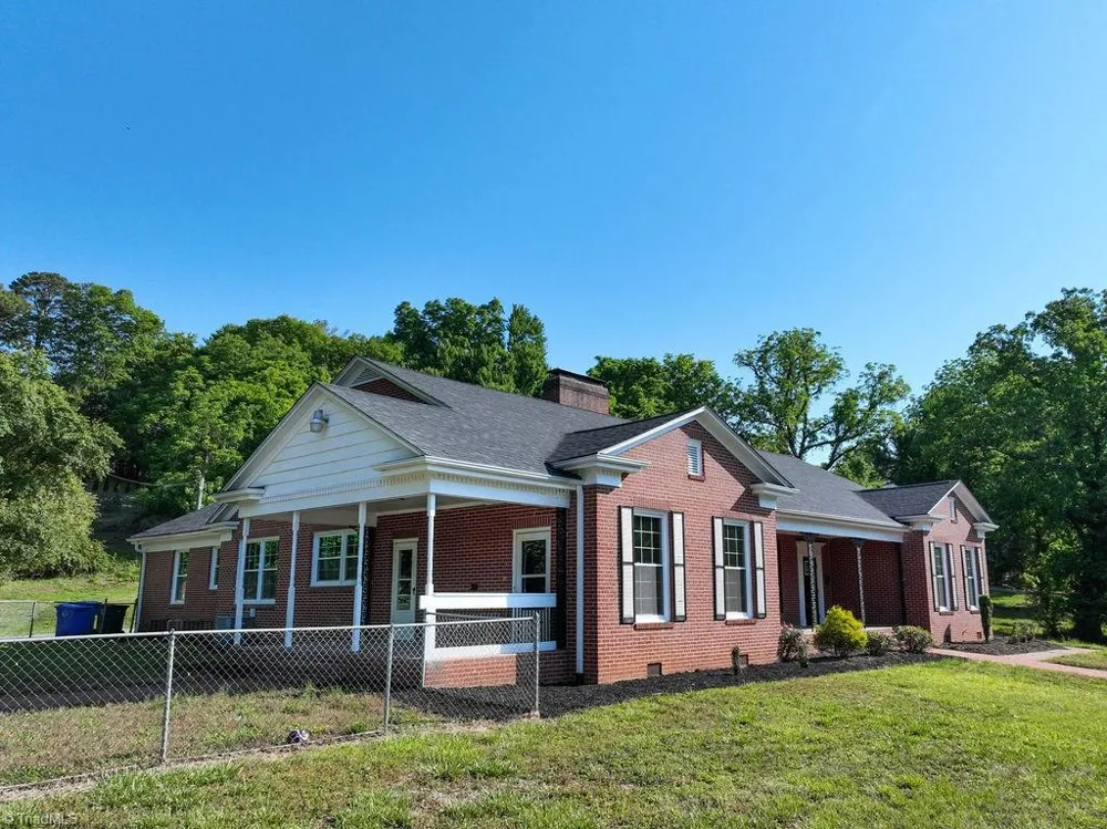 1006 F STREET North Wilkesboro, NC 28659
