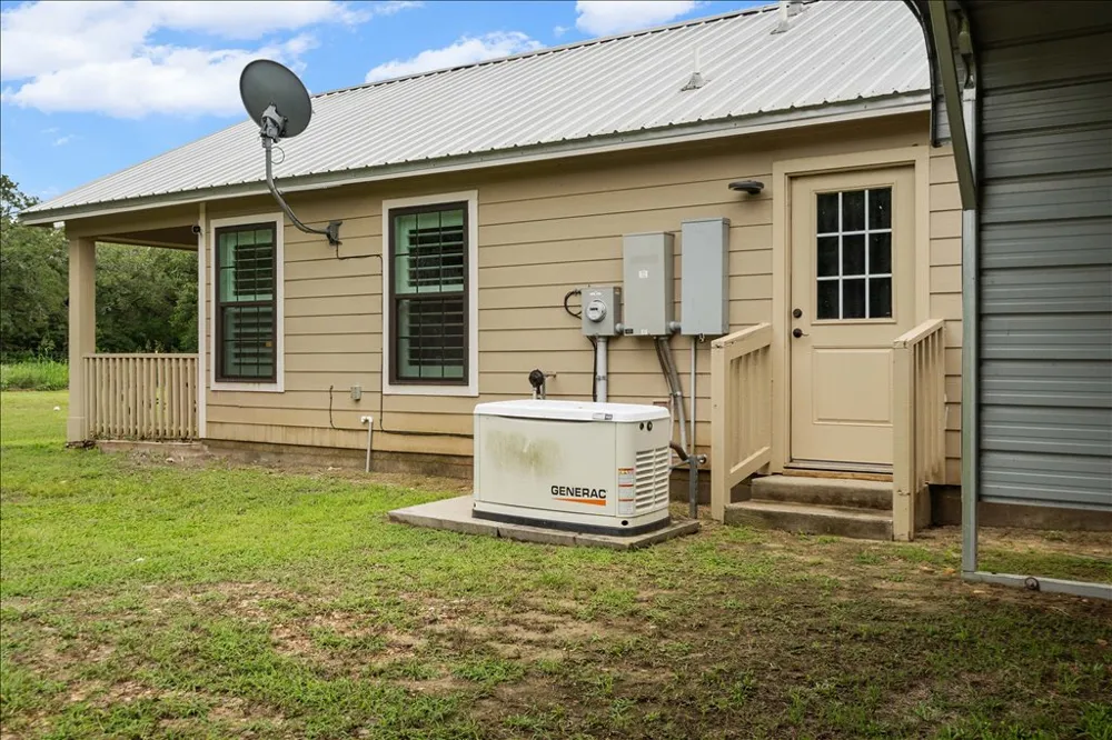 608 Whistleville Road Flatonia, TX 78941