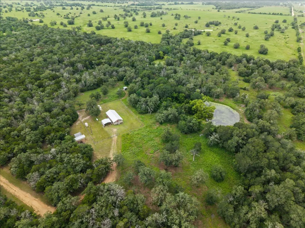 608 Whistleville Road Flatonia, TX 78941