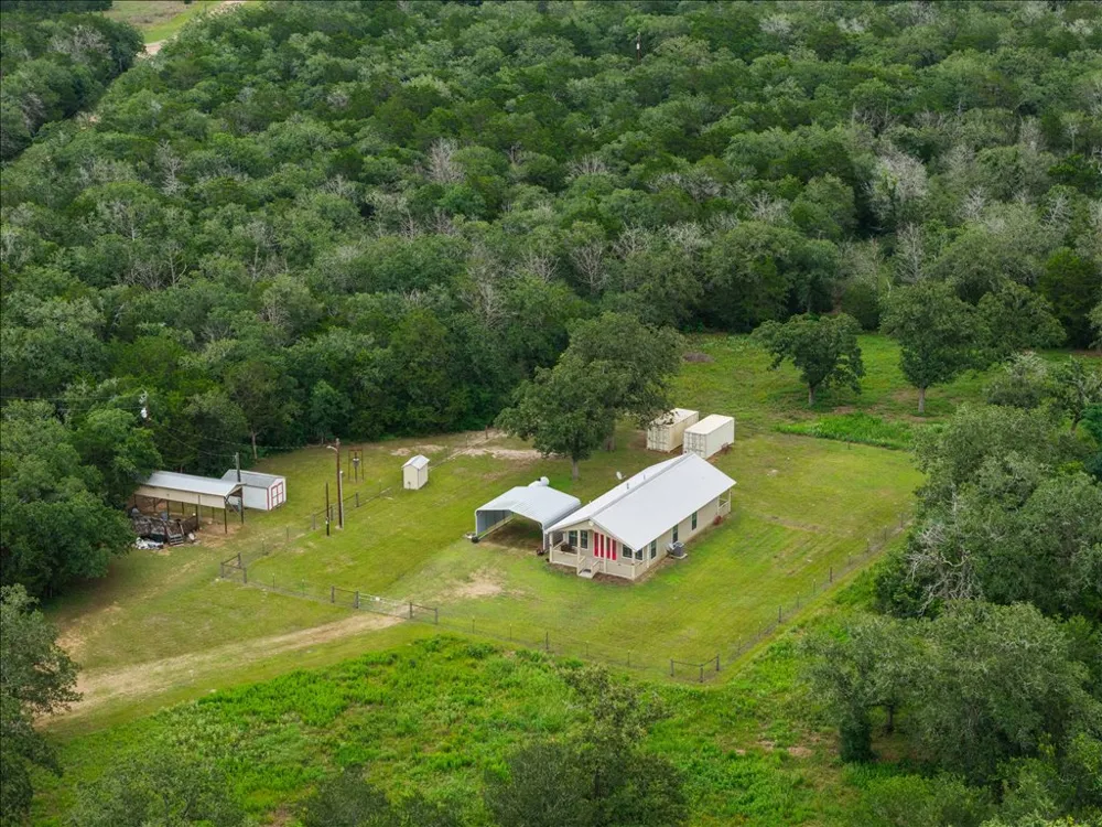 608 Whistleville Road Flatonia, TX 78941