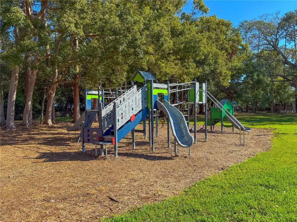 364 3RD STREET NW Largo, FL 33770
