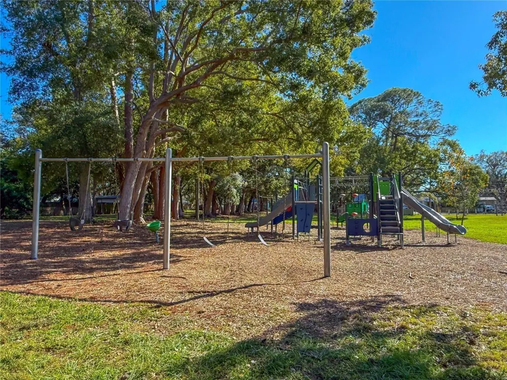 364 3RD STREET NW Largo, FL 33770