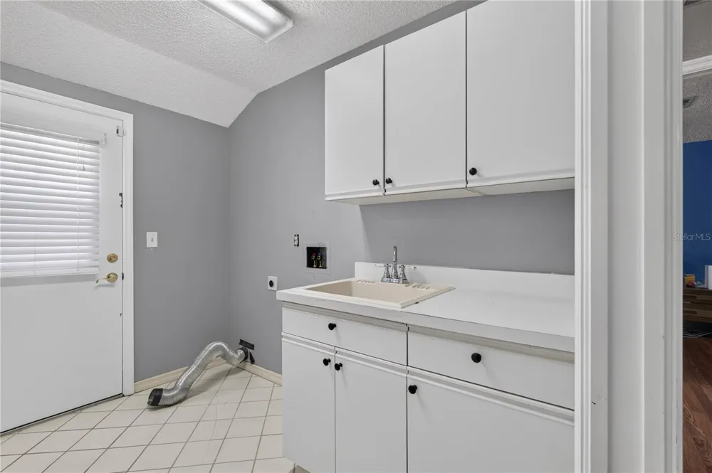 33913 SABAL WAY Leesburg, FL 34788