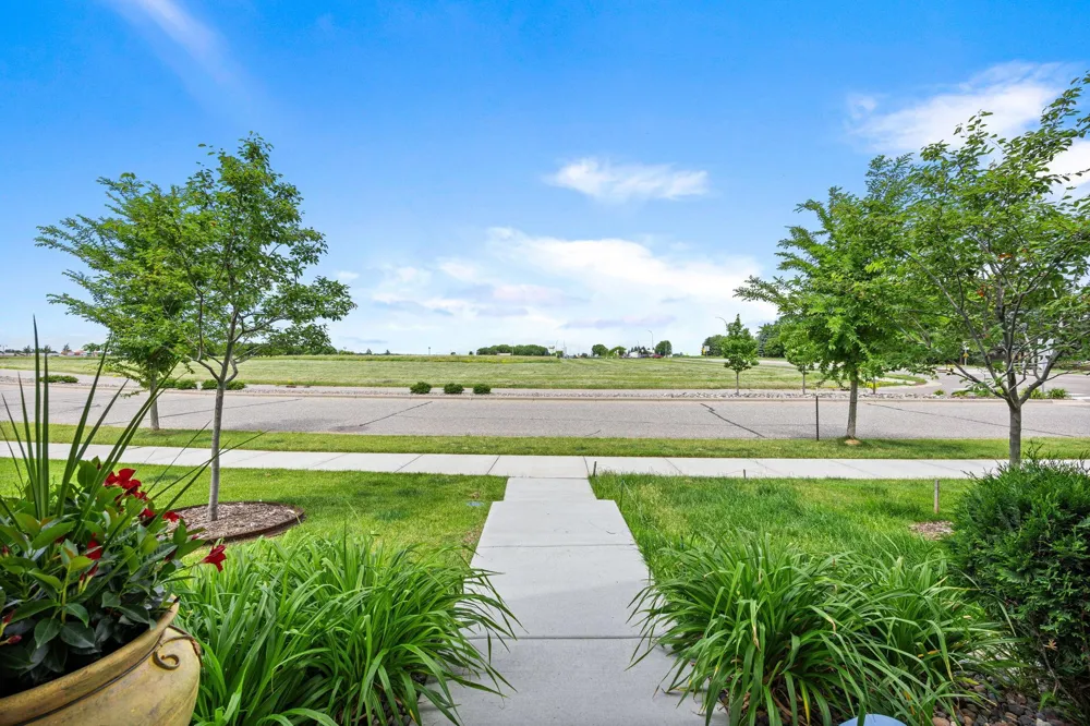 6995 Linwood Drive NE Albertville, MN 55301