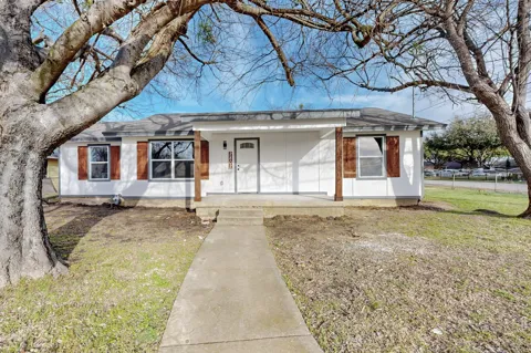 2802 Masters Drive