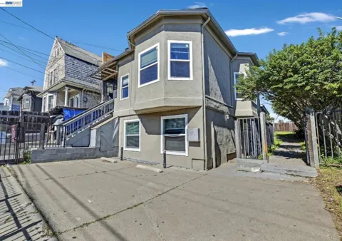 2424 E 24th Street