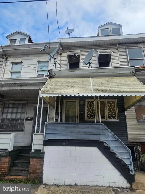 605 E CENTRE STREET