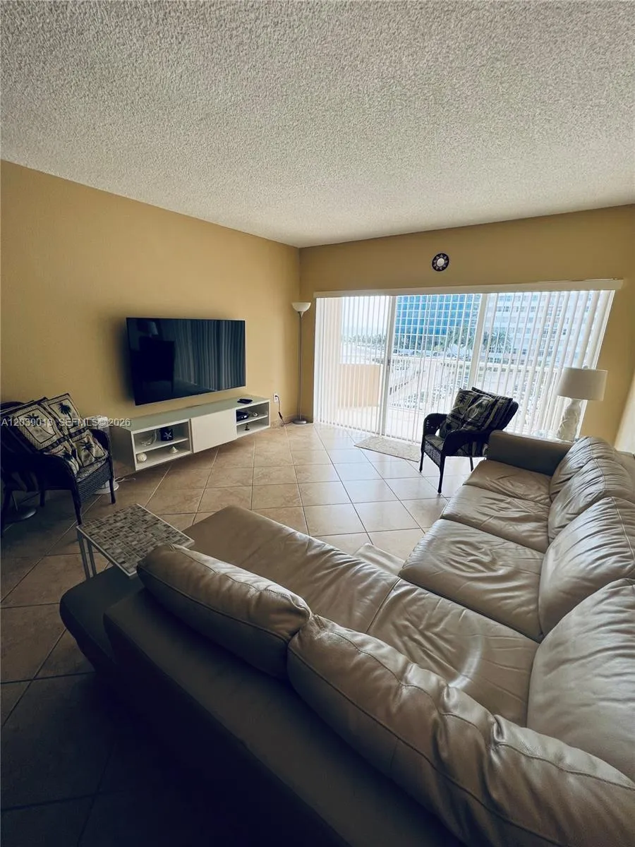1950 S Ocean Dr #4C Hallandale Beach, FL 33009