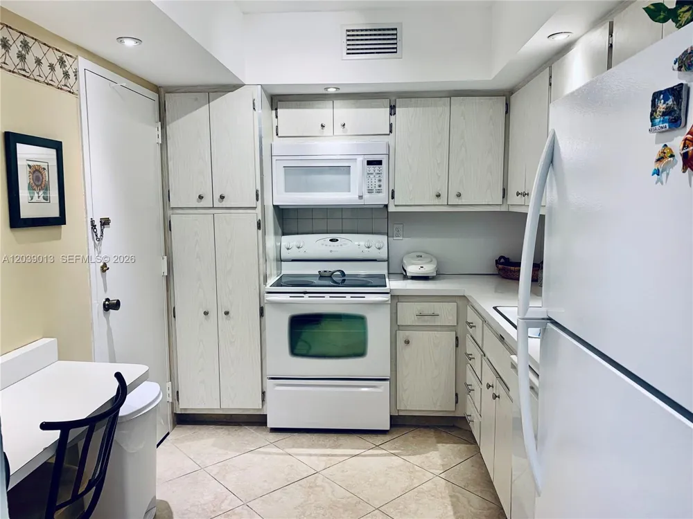 1950 S Ocean Dr #4C Hallandale Beach, FL 33009