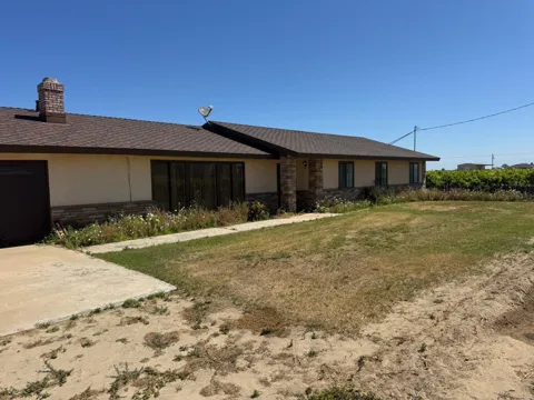 376 E Klepper