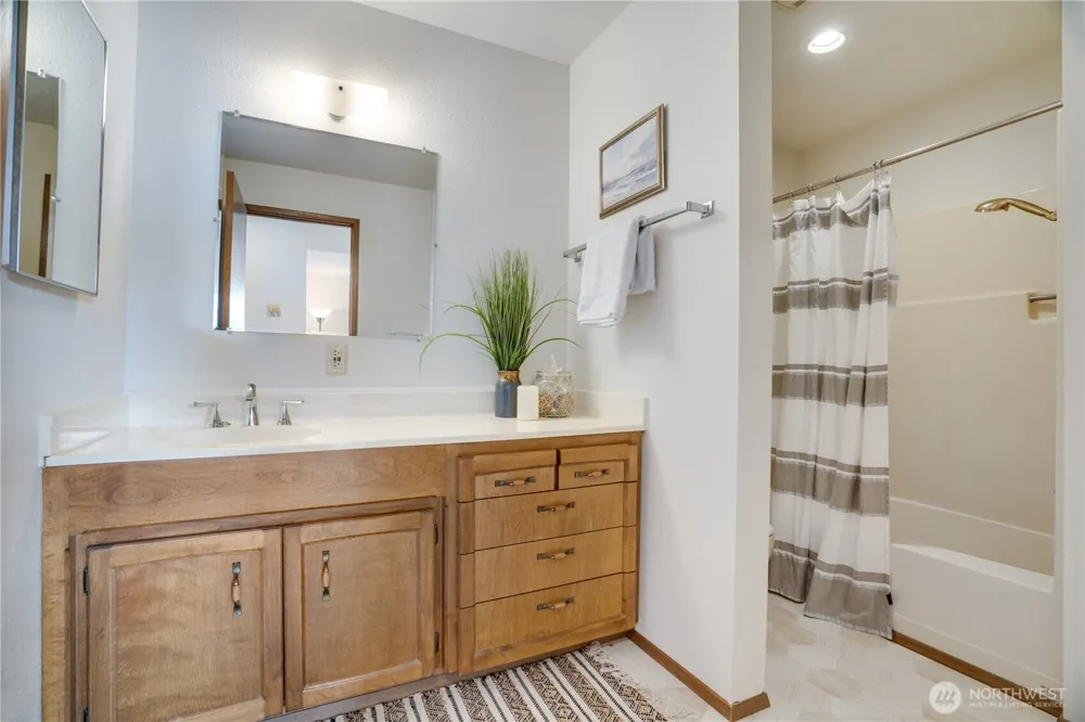809 G STREET #201 Tacoma, WA 98403
