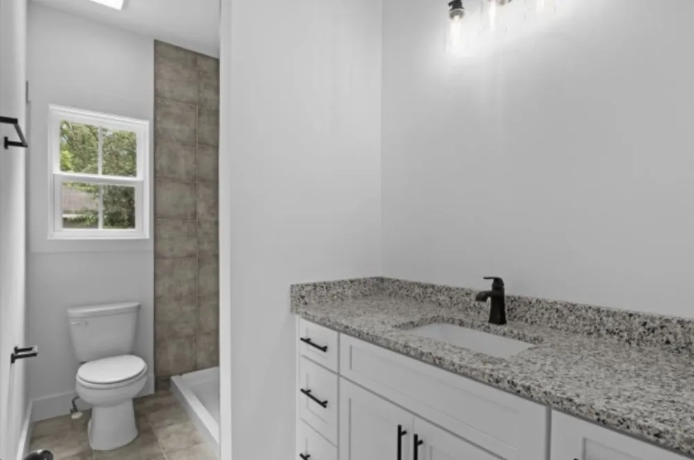 115 North St #B Portland, TN 37148