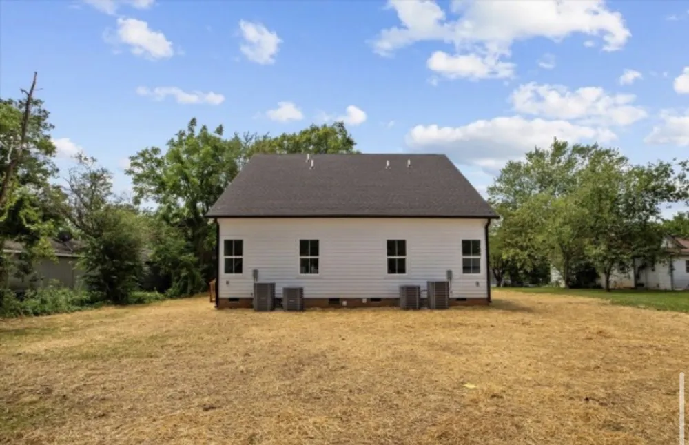 115 North St #B Portland, TN 37148