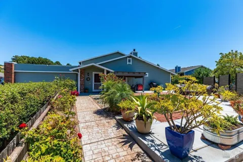 1736 Stuart Court