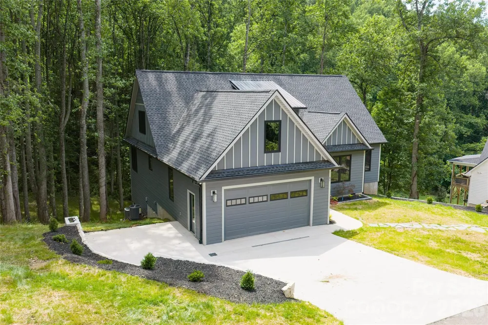 61 Bamboo Trail Candler, NC 28715