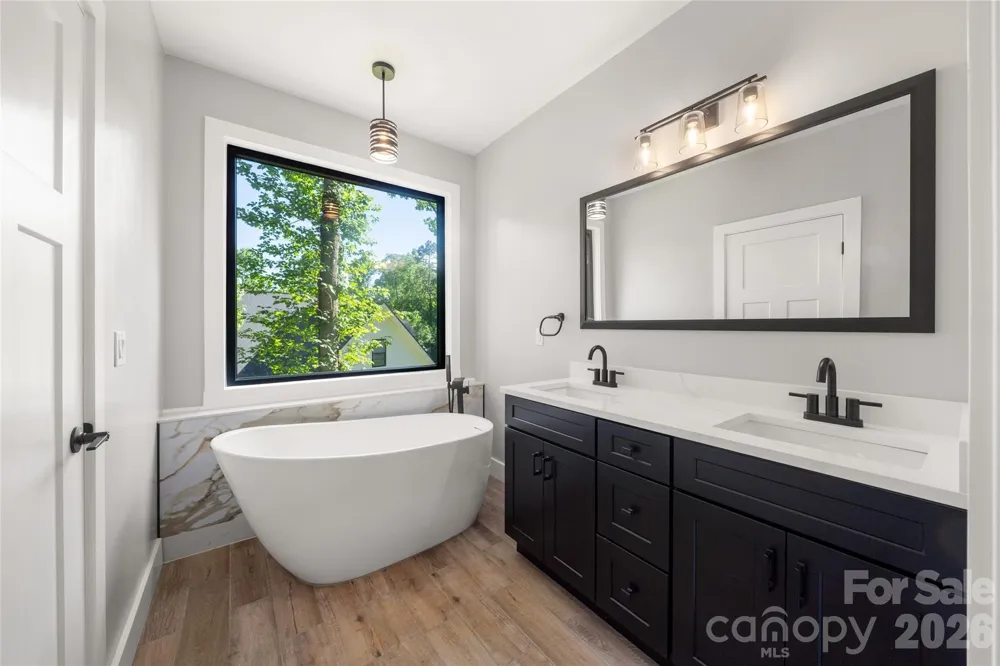 61 Bamboo Trail Candler, NC 28715