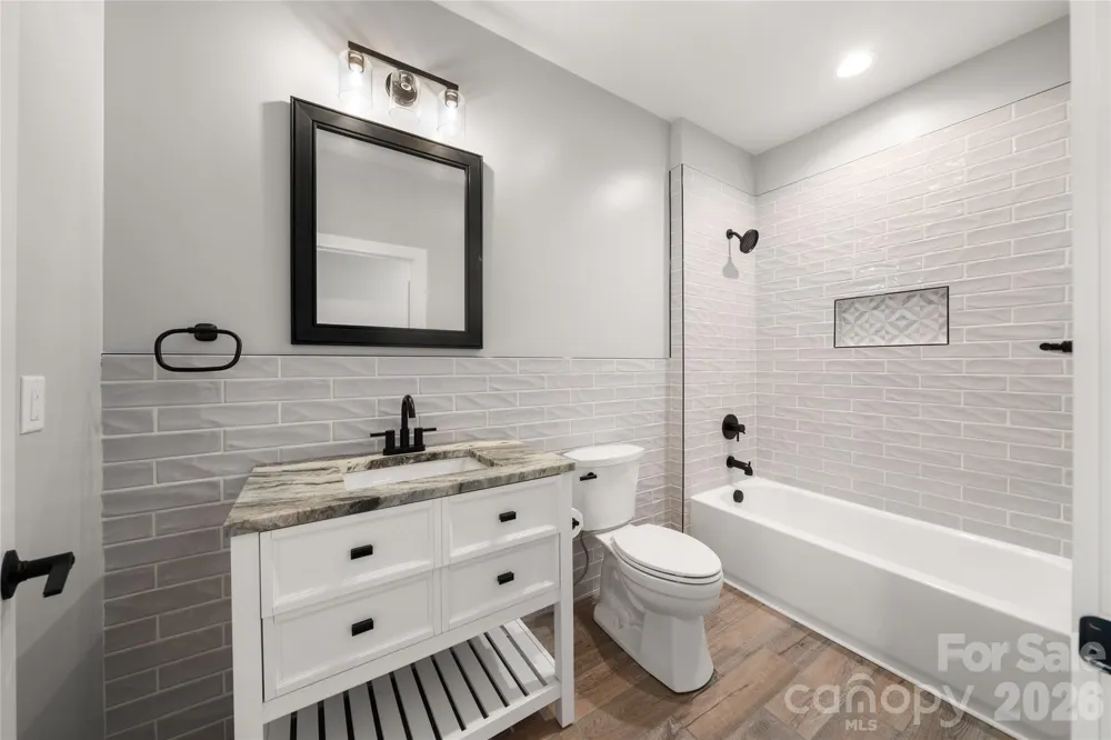 61 Bamboo Trail Candler, NC 28715
