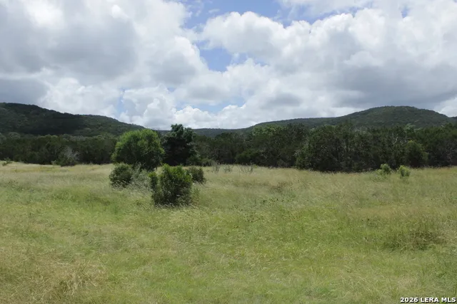 898 Old Rocksprings Road Leakey, TX 78873