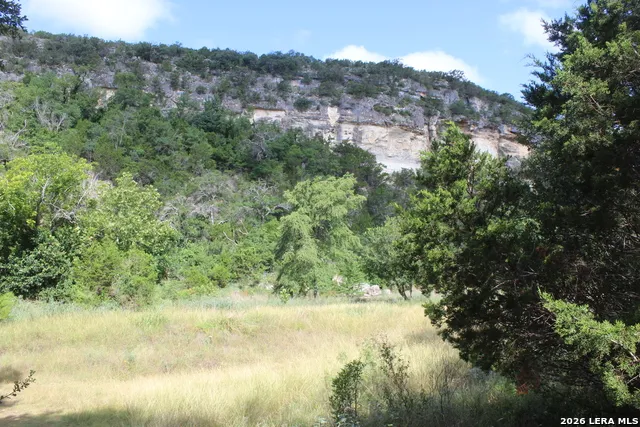 898 Old Rocksprings Road Leakey, TX 78873