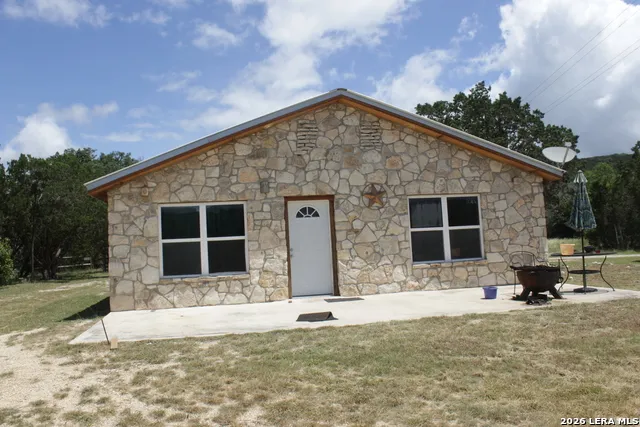 898 Old Rocksprings Road Leakey, TX 78873