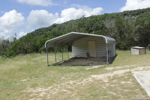 898 Old Rocksprings Road Leakey, TX 78873
