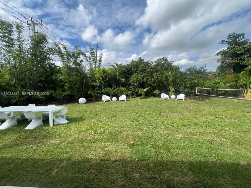 9200 SW 128 ST Kendall, FL 33176