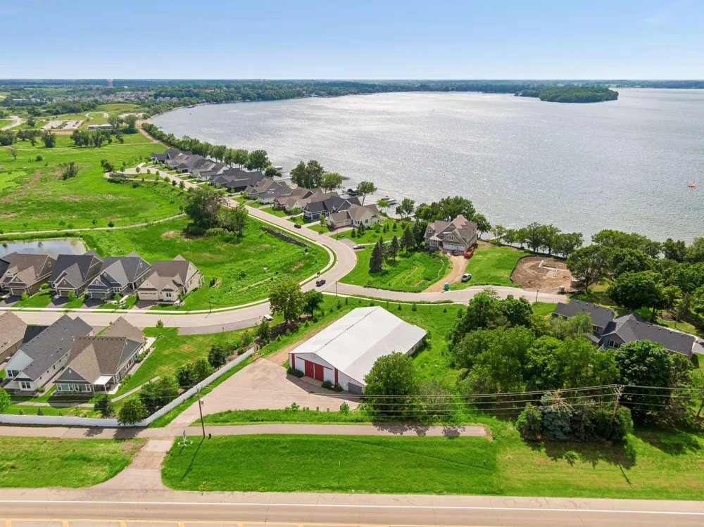 7860 Laketown Parkway Waconia, MN 55387