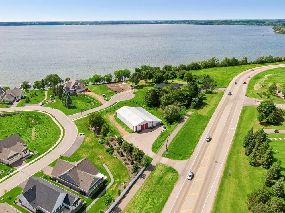 7860 Laketown Parkway Waconia, MN 55387