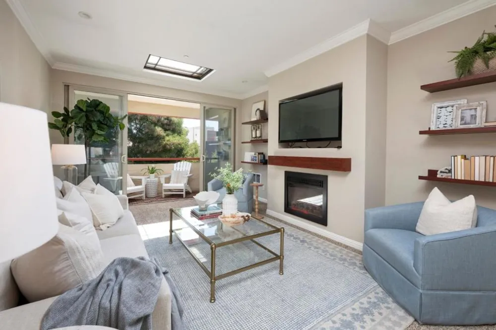 1435 Bellevue Avenue #305 Burlingame, CA 94010