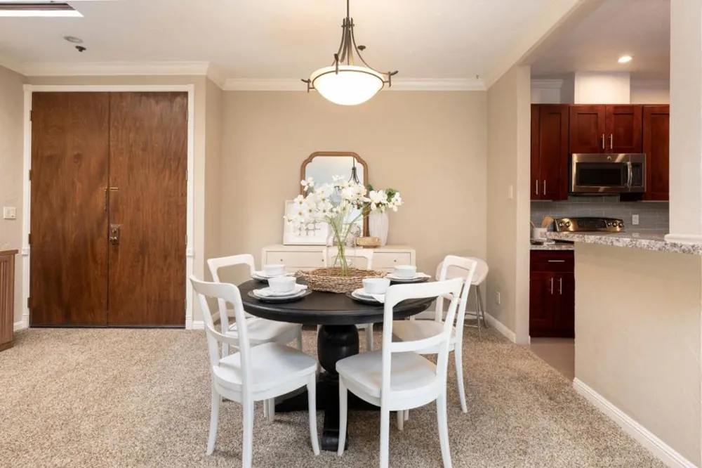 1435 Bellevue Avenue #305 Burlingame, CA 94010