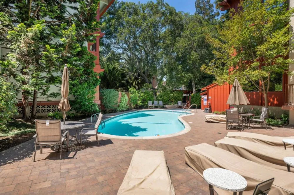 1435 Bellevue Avenue #305 Burlingame, CA 94010