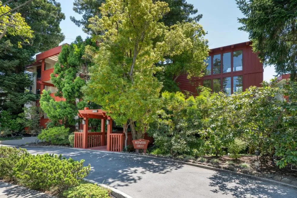 1435 Bellevue Avenue #305 Burlingame, CA 94010