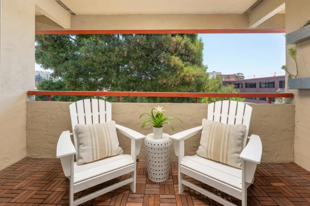 1435 Bellevue Avenue #305 Burlingame, CA 94010