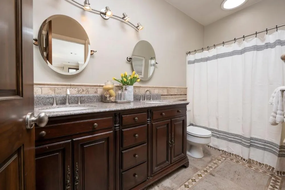 1435 Bellevue Avenue #305 Burlingame, CA 94010