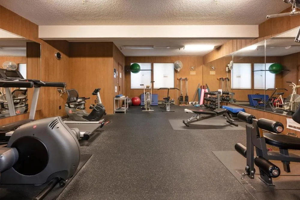 1435 Bellevue Avenue #305 Burlingame, CA 94010