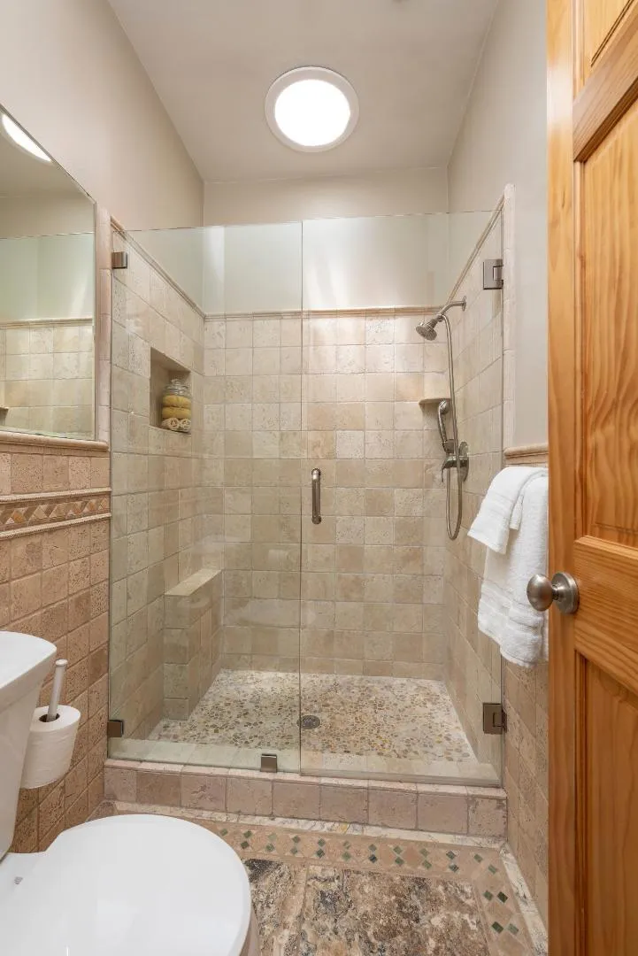 1435 Bellevue Avenue #305 Burlingame, CA 94010