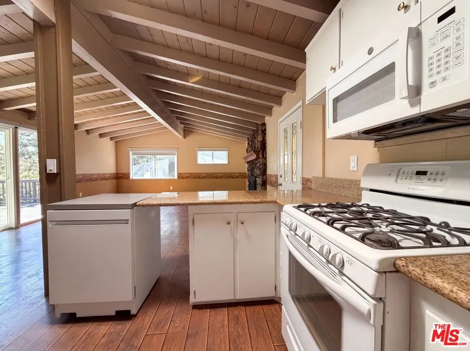 1145 Rivera Drive Wrightwood, CA 92397