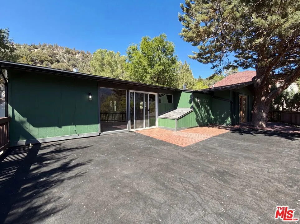 1145 Rivera Drive Wrightwood, CA 92397