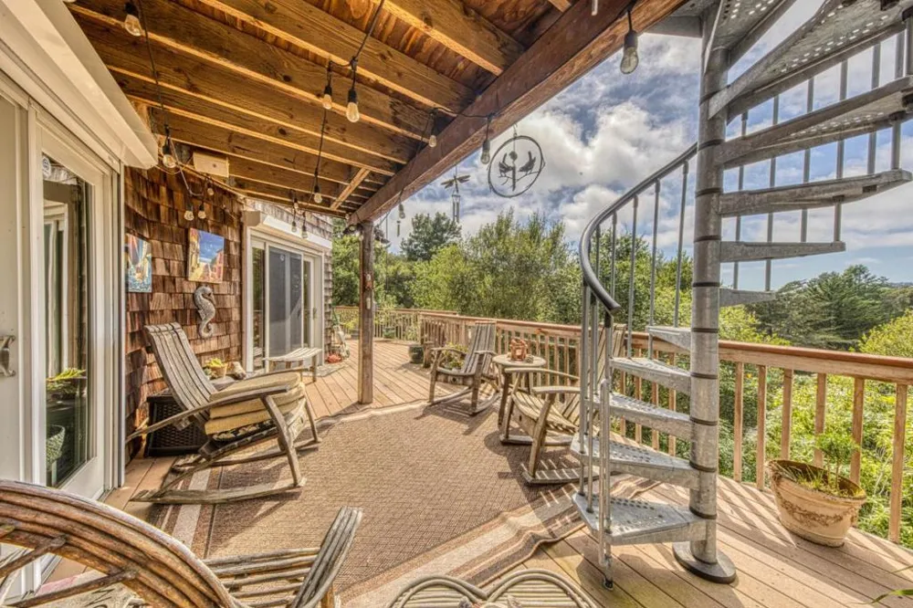 100 Carol Way Aptos, CA 95003