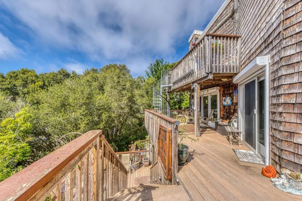 100 Carol Way Aptos, CA 95003
