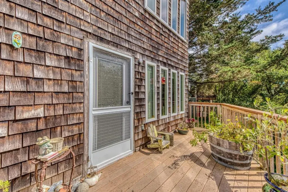 100 Carol Way Aptos, CA 95003